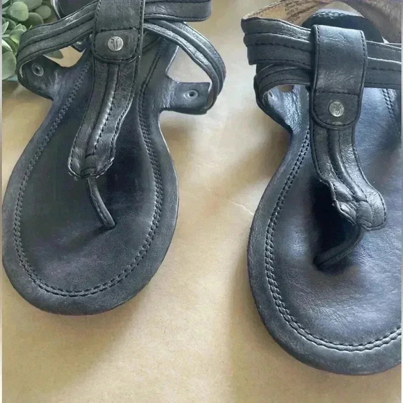 Frye Alessia Traptuno T Strap Sandals Size 6 - Picture 3 of 6